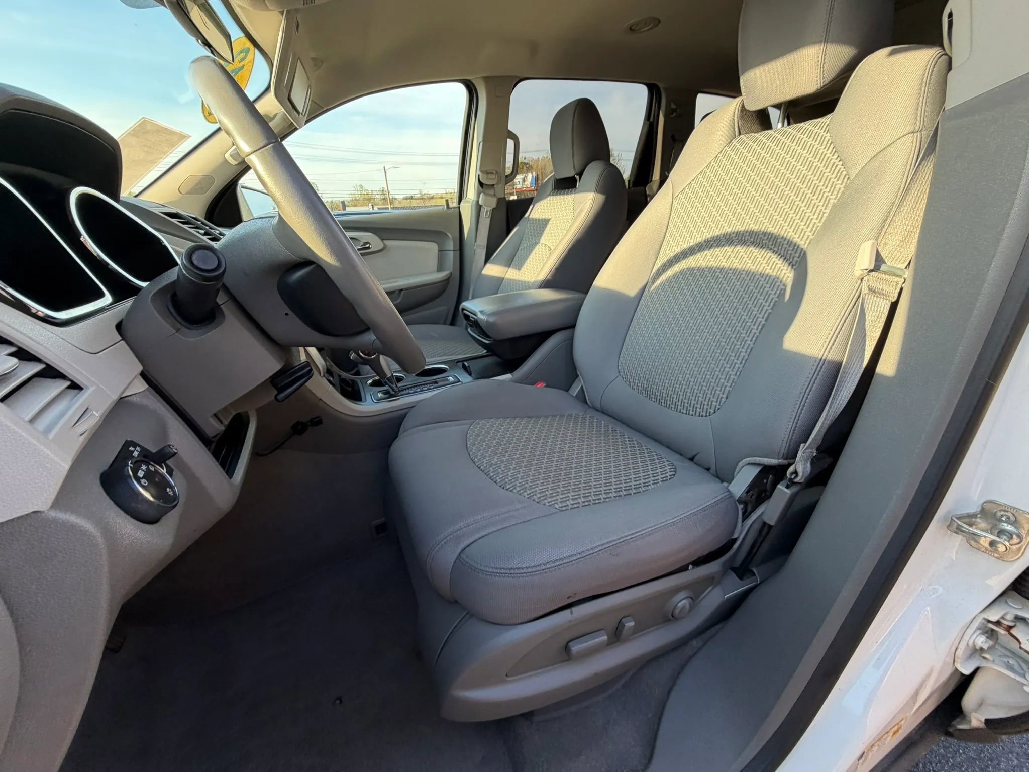 Used 2012 Chevrolet Traverse LT image 22