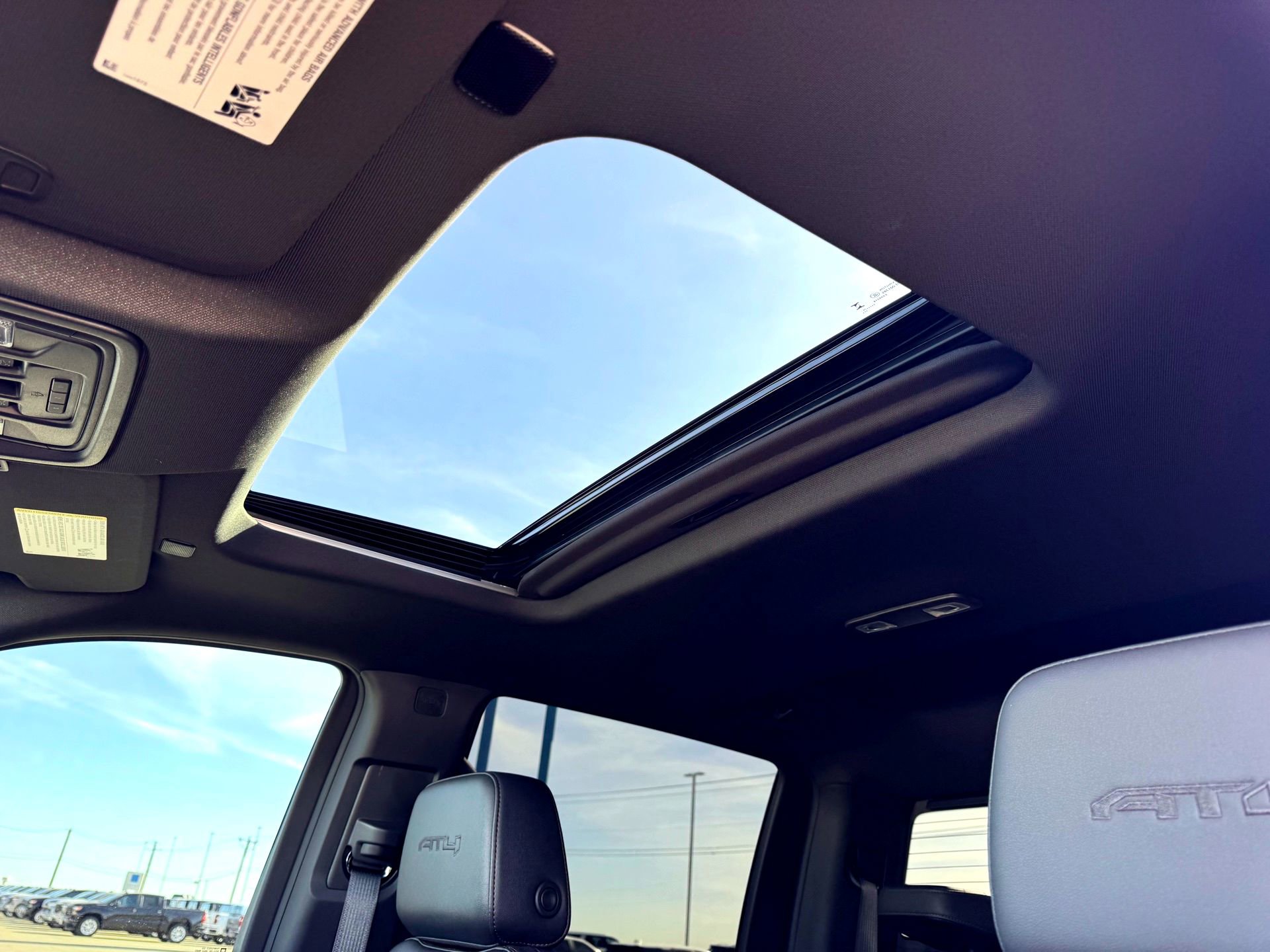 Used 2025 GMC Sierra 1500 AT4 w/ AT4 Premium Package image 15