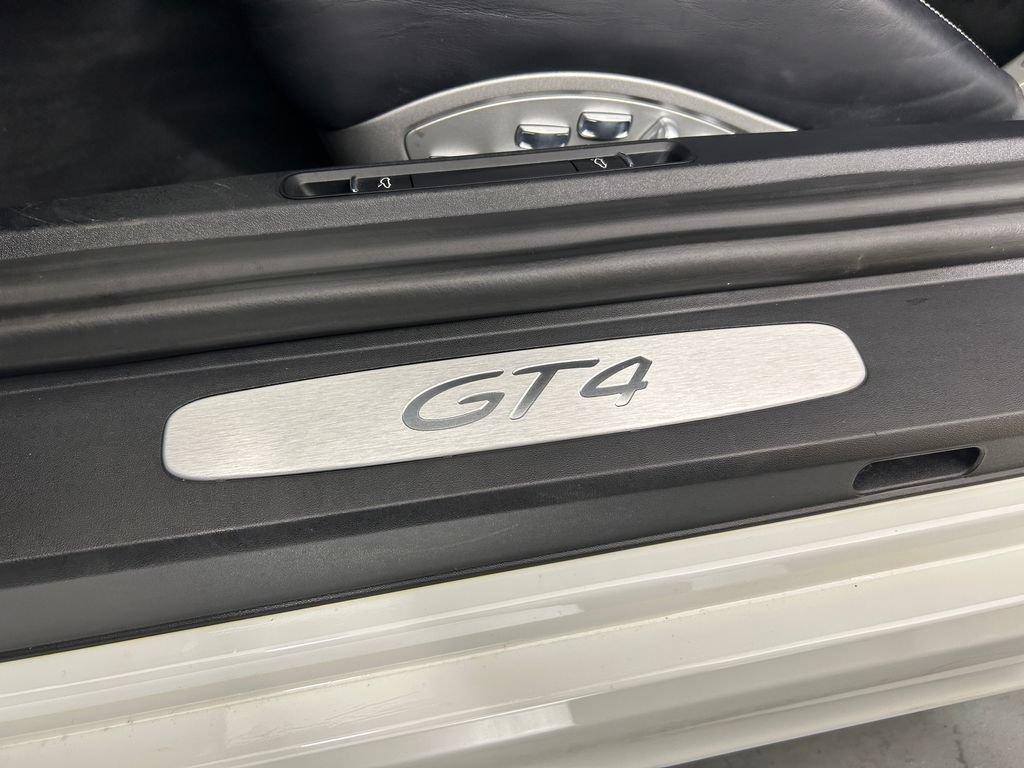 Certified 2016 Porsche Cayman GT4 RWD image 15