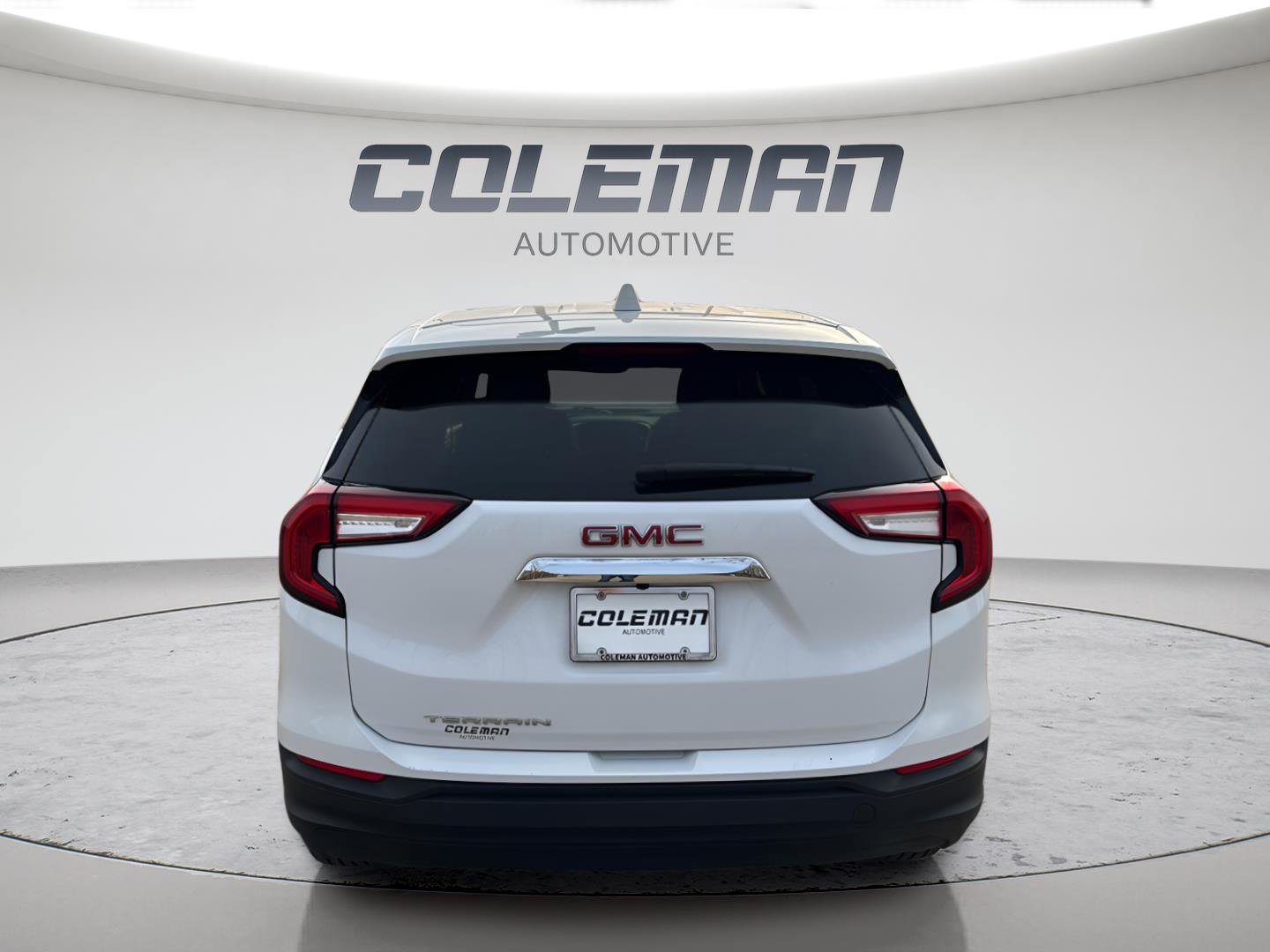 Used 2024 GMC Terrain SLE image 4