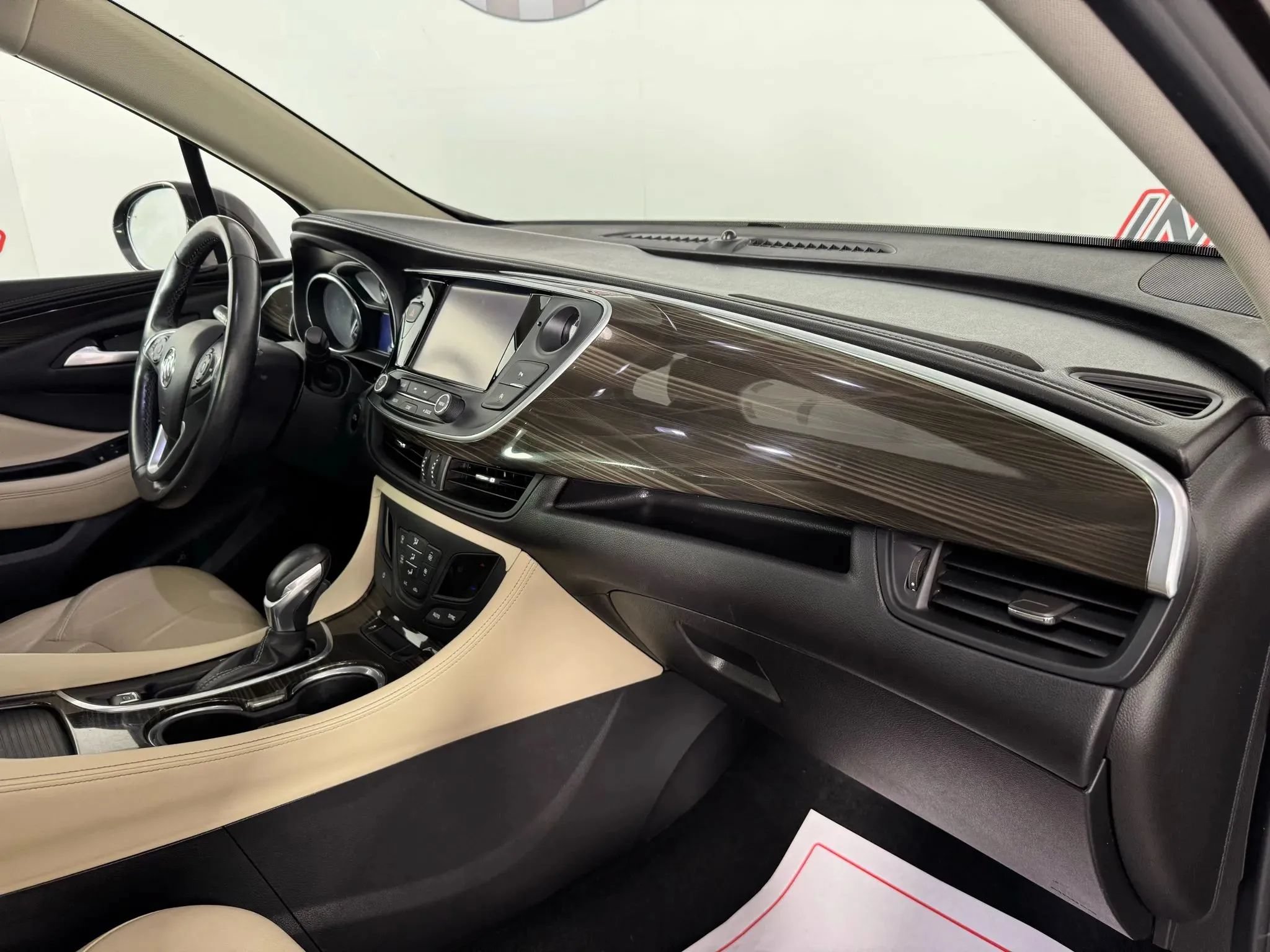 Used 2020 Buick Envision Essence AWD/4WD image 12