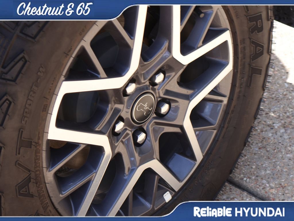 Used 2025 Jeep Wrangler Unlimited Sahara AWD/4WD image 40