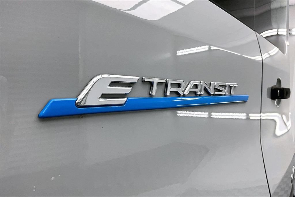 New 2023 Ford E-Transit Medium Roof RWD image 9