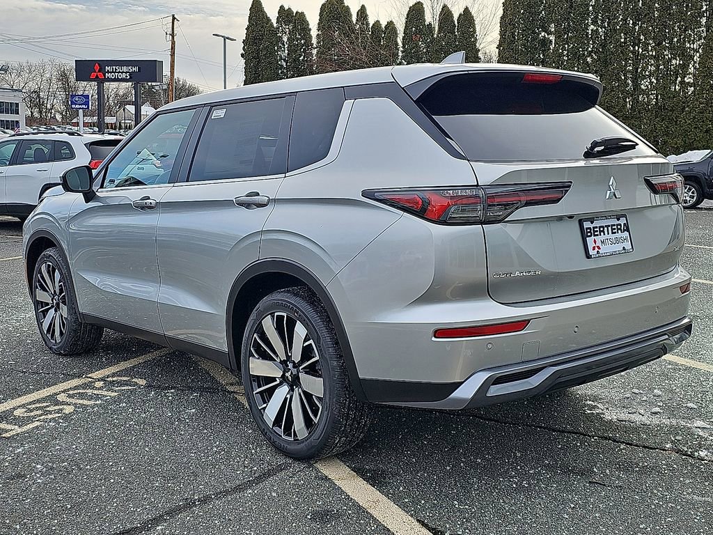 New 2026 Mitsubishi Outlander SE AWD/4WD image 3