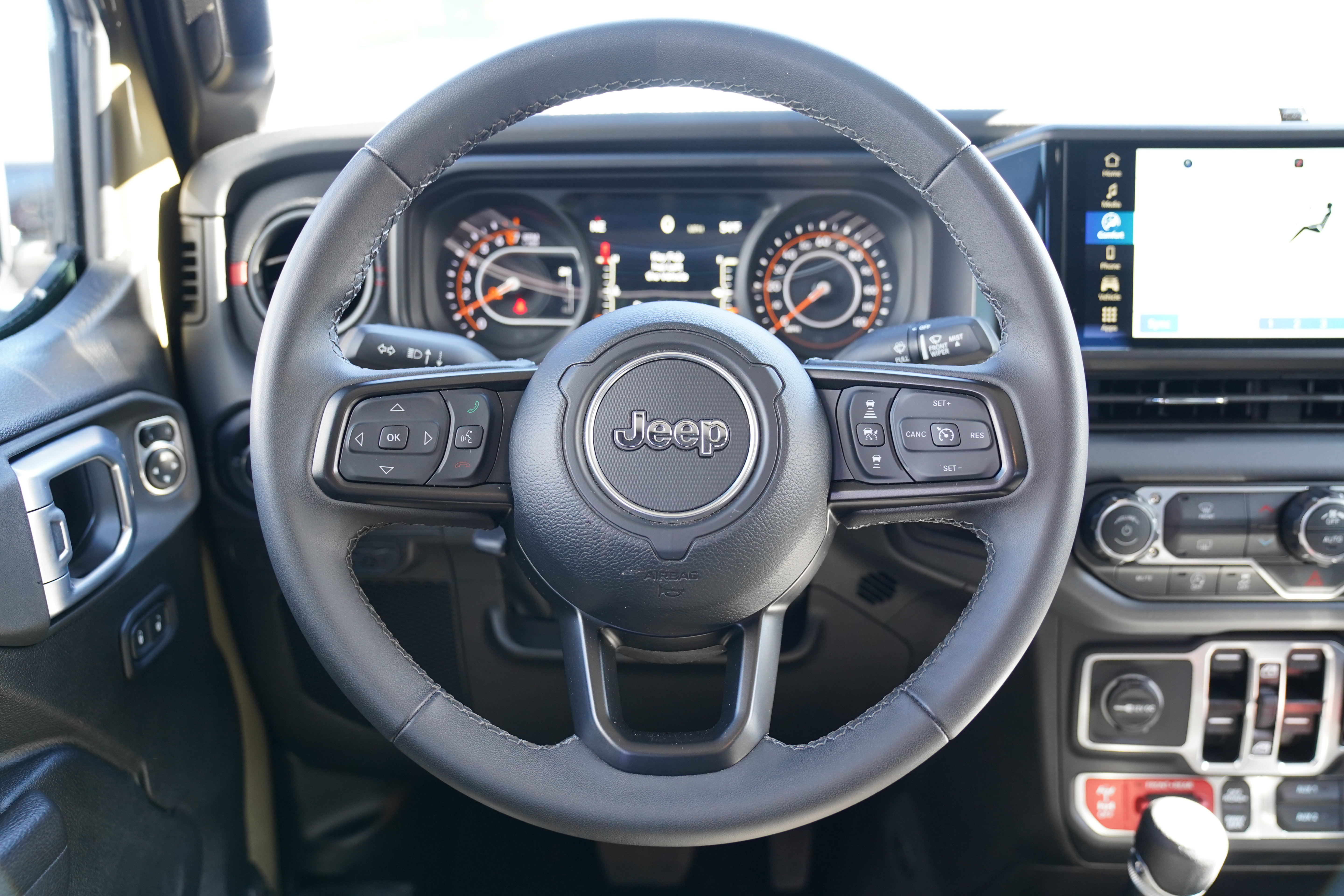 Used 2026 Jeep Gladiator Rubicon AWD/4WD image 16