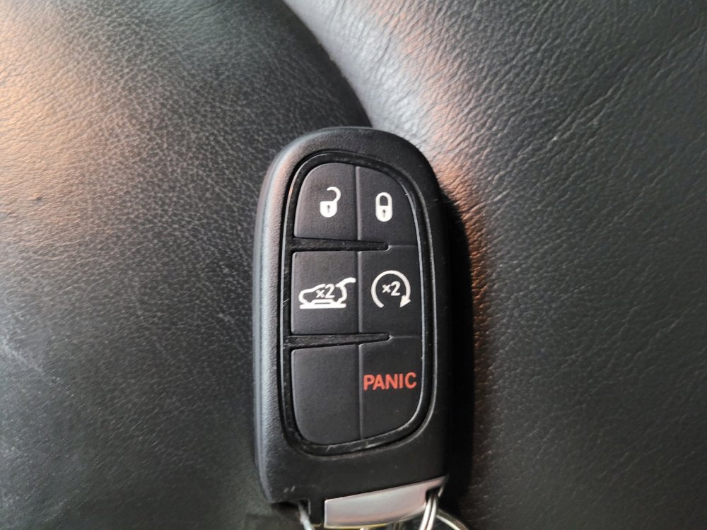 Used 2018 Jeep Cherokee Limited w/ Technology Group image 32