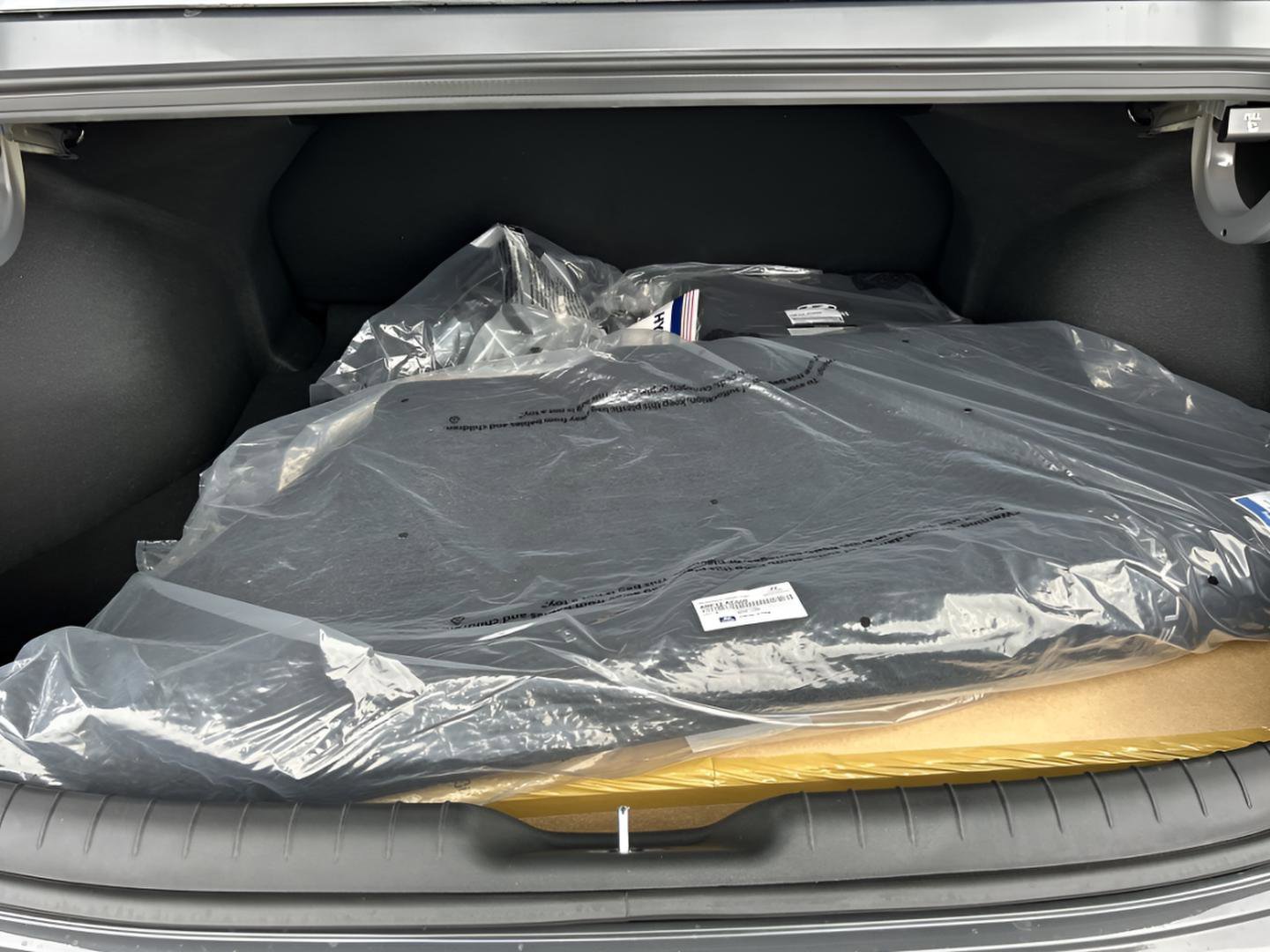 New 2026 Hyundai Elantra SEL Sport Premium FWD image 18