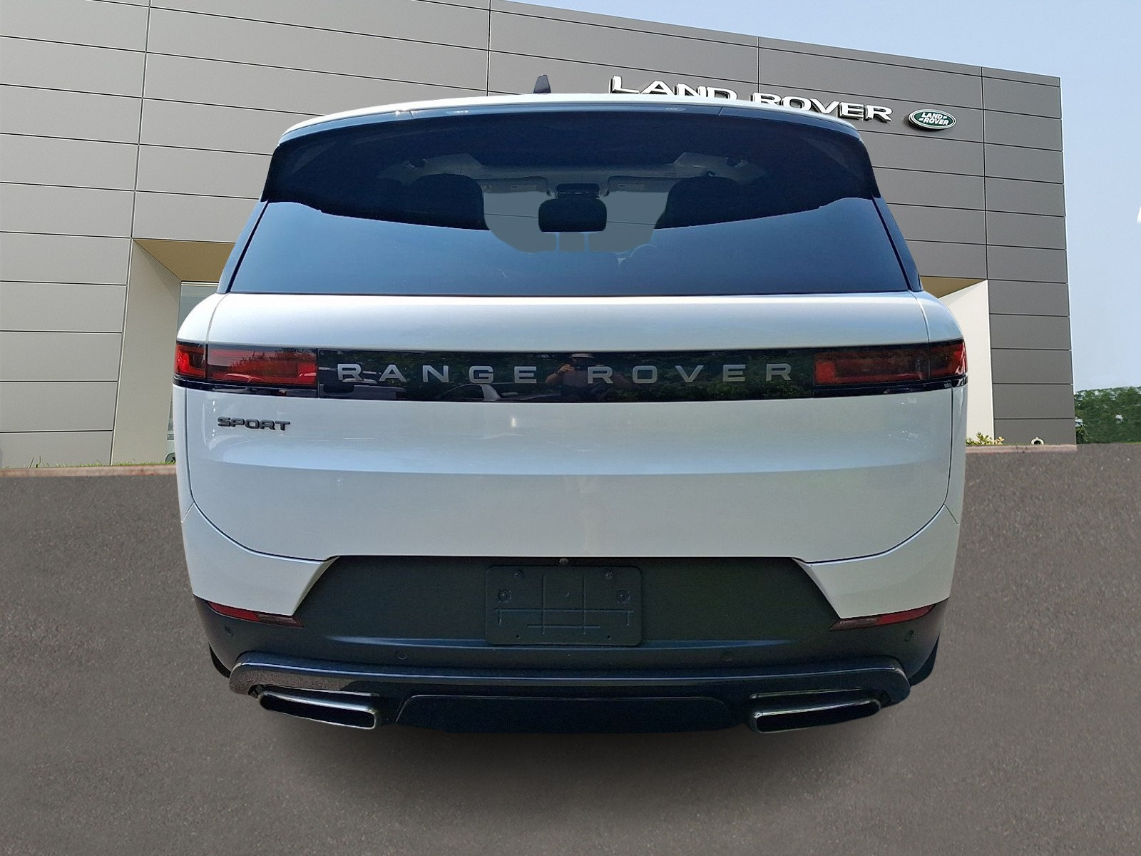 Used 2024 Land Rover Range Rover Sport SE AWD/4WD image 8