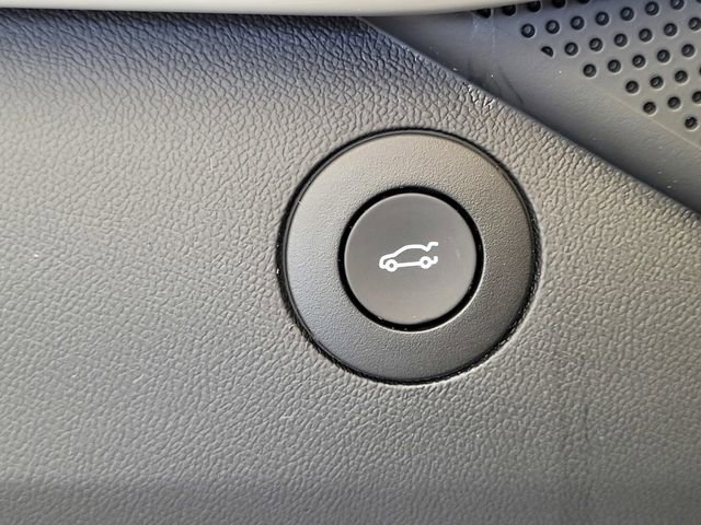 Used 2022 Chevrolet Camaro ZL1 RWD image 16