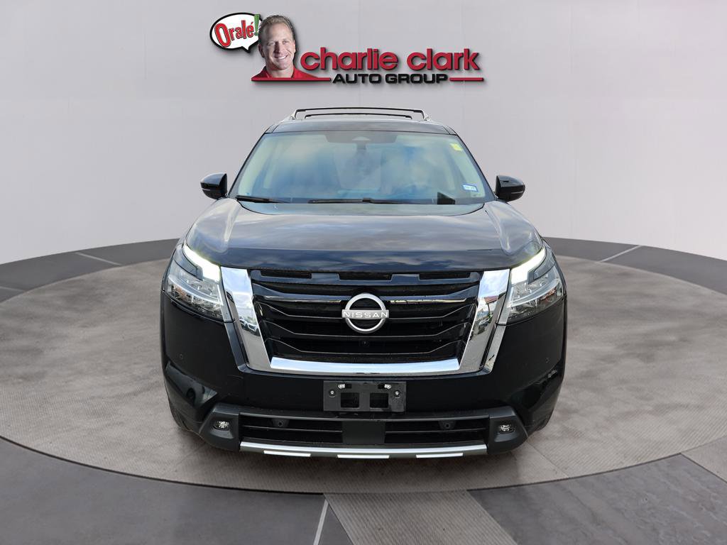 Used 2024 Nissan Pathfinder Platinum image 9