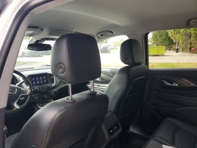 Used 2023 GMC Terrain SLT image 16