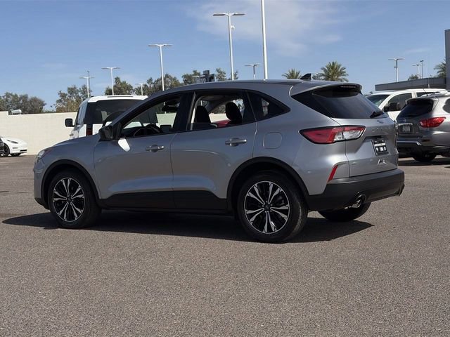 Used 2022 Ford Escape SE w/ SE Sport Appearance Package image 8