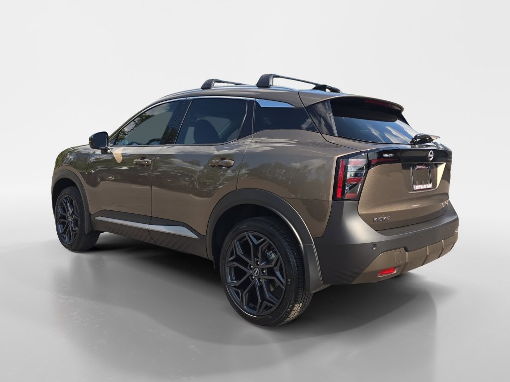 New 2026 Nissan Kicks SR FWD video 3
