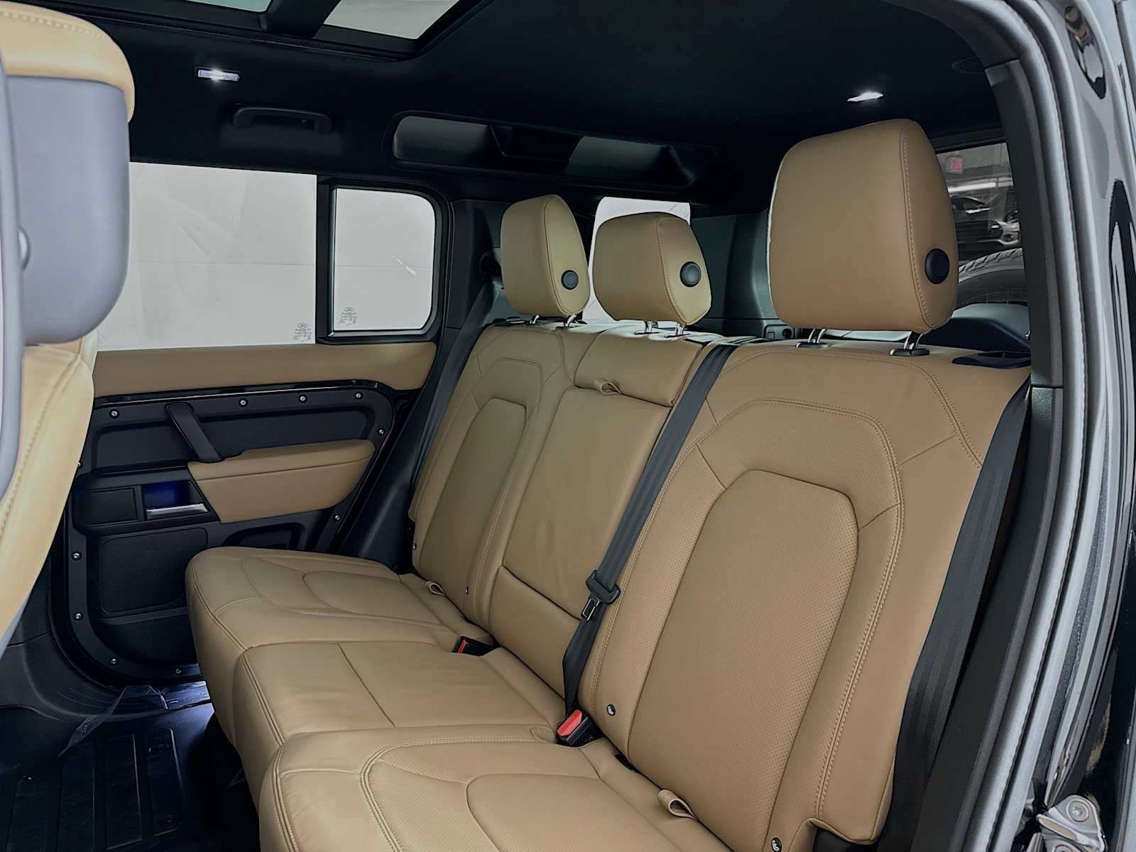 New 2026 Land Rover Defender 110 X-Dynamic SE AWD/4WD image 20