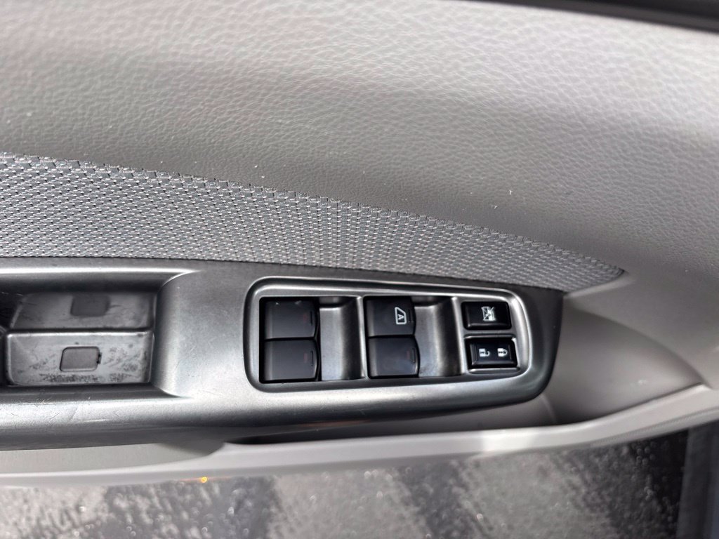 Used 2013 Subaru Forester 2.5X Premium w/ All-Weather Pkg AWD/4WD image 17