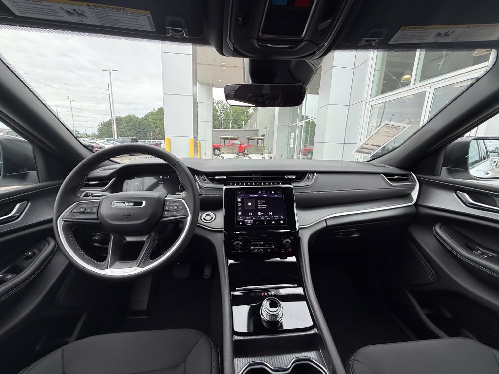 New 2026 Jeep Grand Cherokee Laredo AWD/4WD image 7