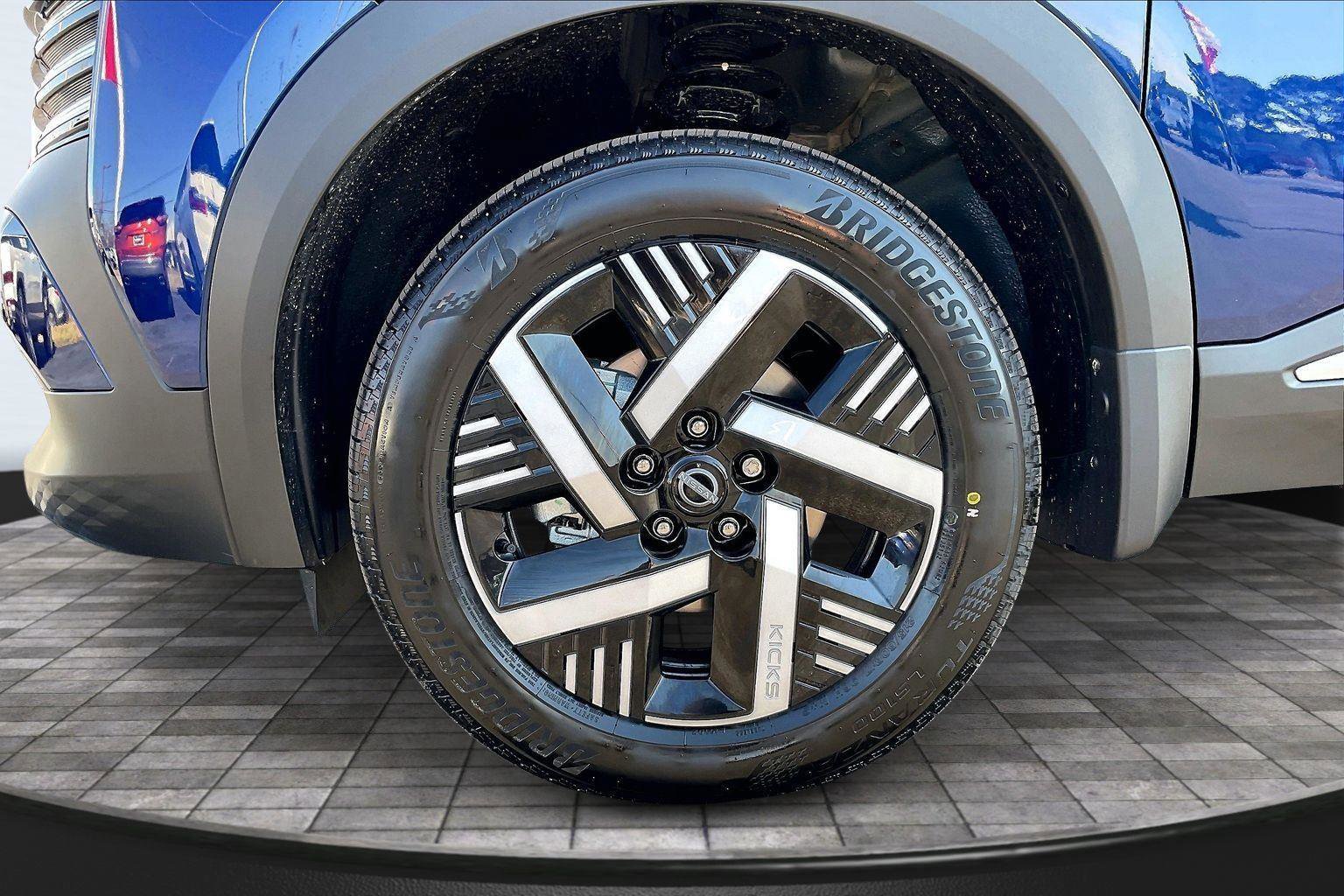 New 2026 Nissan Kicks SV w/ SV Premium Package FWD image 12
