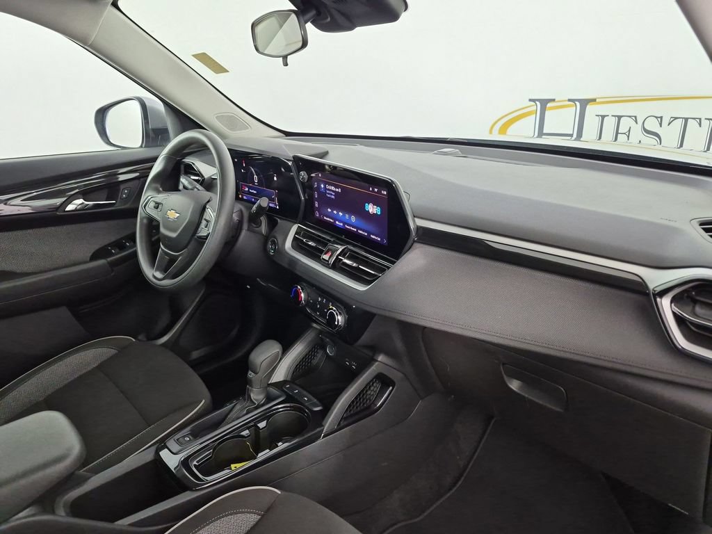 Used 2024 Chevrolet TrailBlazer LT FWD image 37