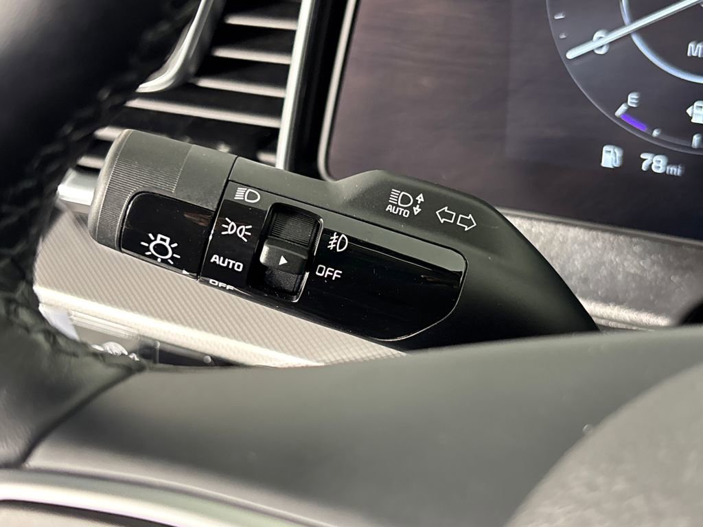 Certified 2025 Kia Sportage SX image 19