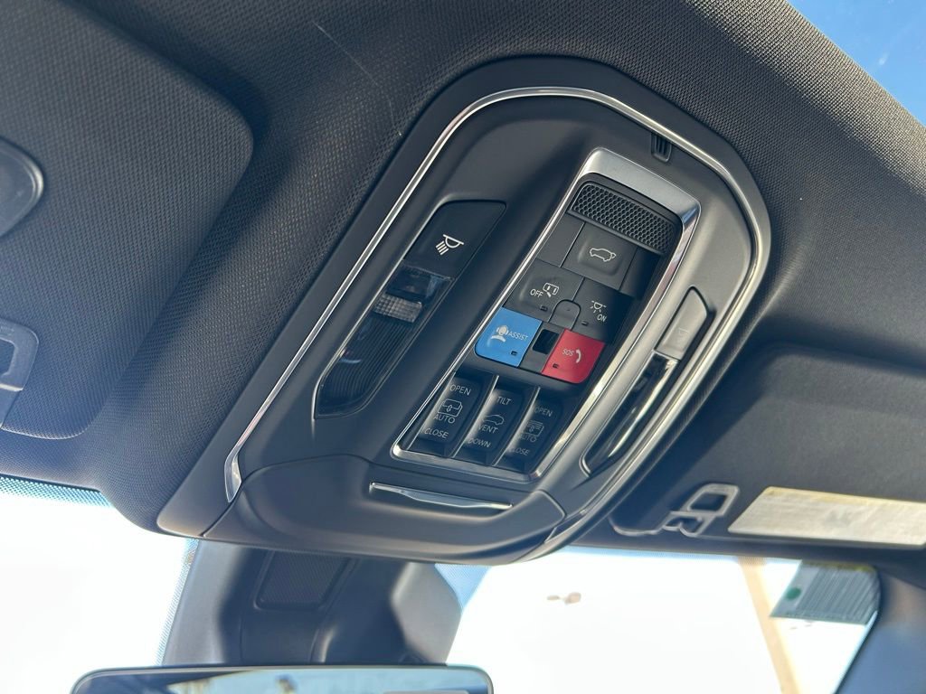 New 2026 Jeep Grand Cherokee Limited w/ Limited Altitude Package image 24