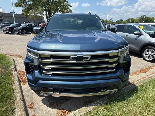 Used 2024 Chevrolet Silverado 1500 High Country w/ Z71 Off-Road Package AWD/4WD image 12