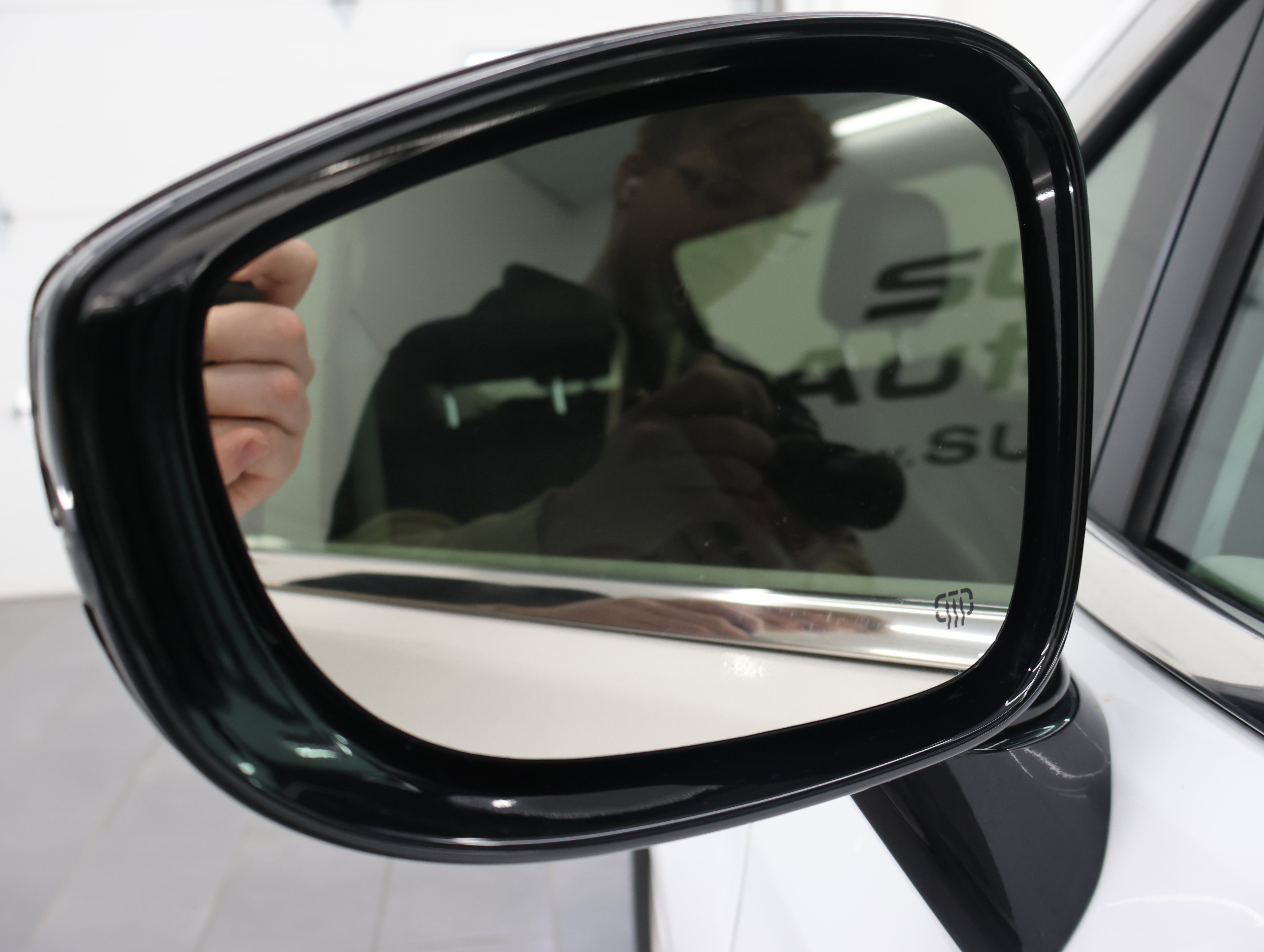 Used 2024 Chrysler Pacifica Touring-L FWD image 32