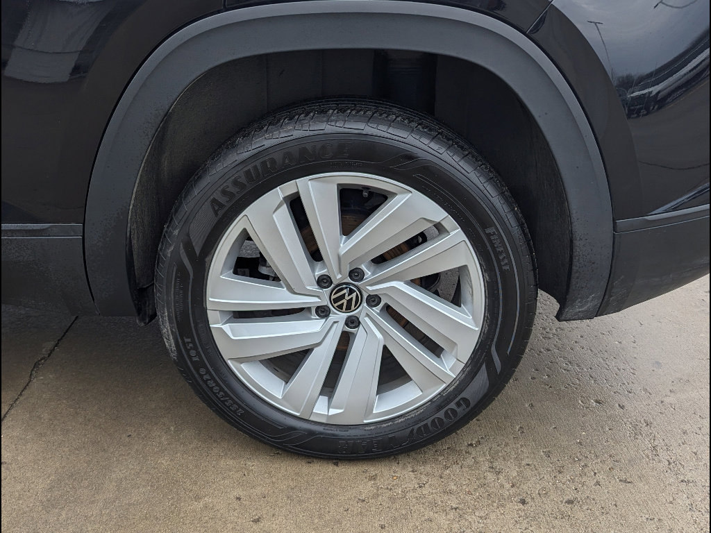 Used 2023 Volkswagen Atlas Cross Sport SE image 14