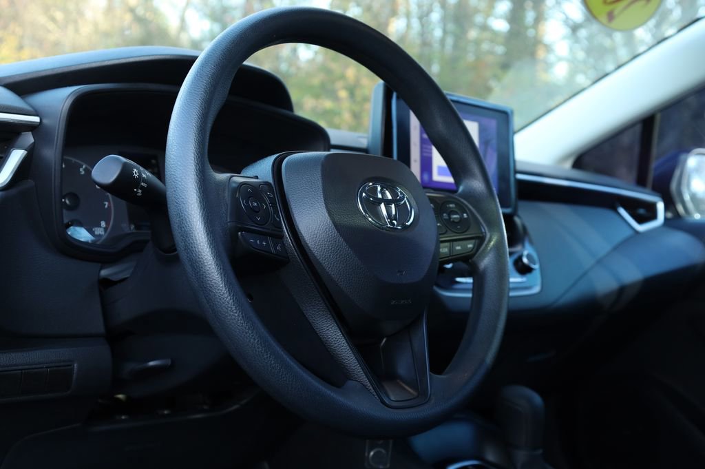 Used 2024 Toyota Corolla LE image 5