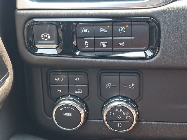 Certified 2025 GMC Yukon XL Denali AWD/4WD image 25