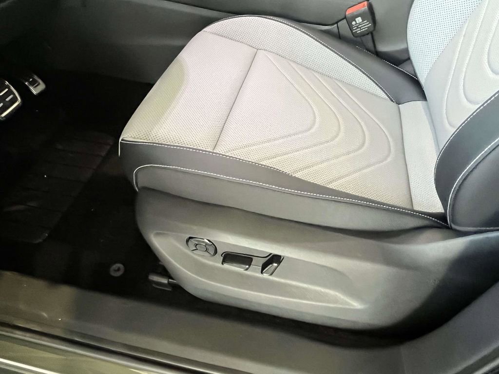 New 2026 Volkswagen Tiguan SE R-Line image 17