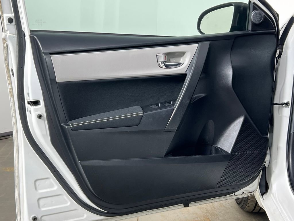 Used 2019 Toyota Corolla LE image 19