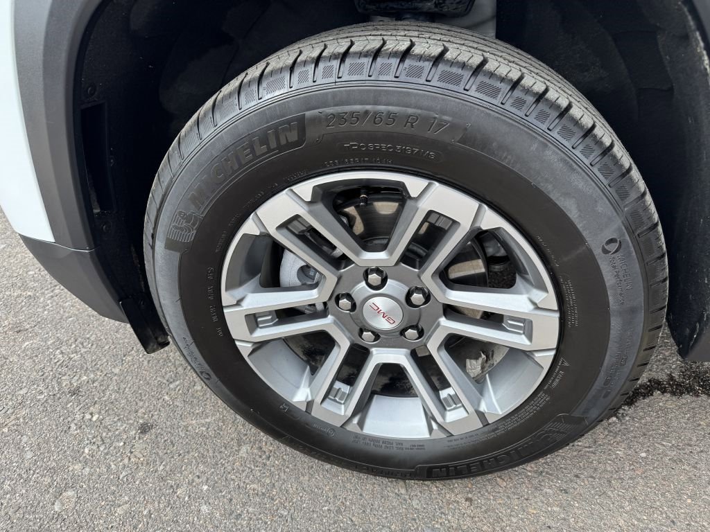 Used 2025 GMC Terrain Elevation image 30