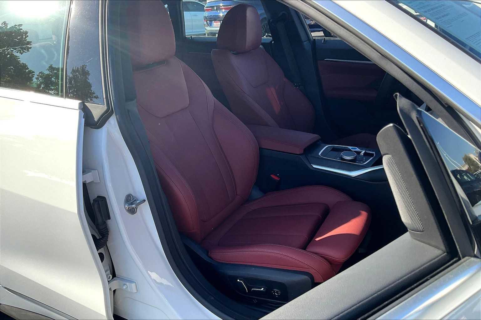 Used 2025 BMW i4 eDrive40 w/ Parking Assistance Package image 10