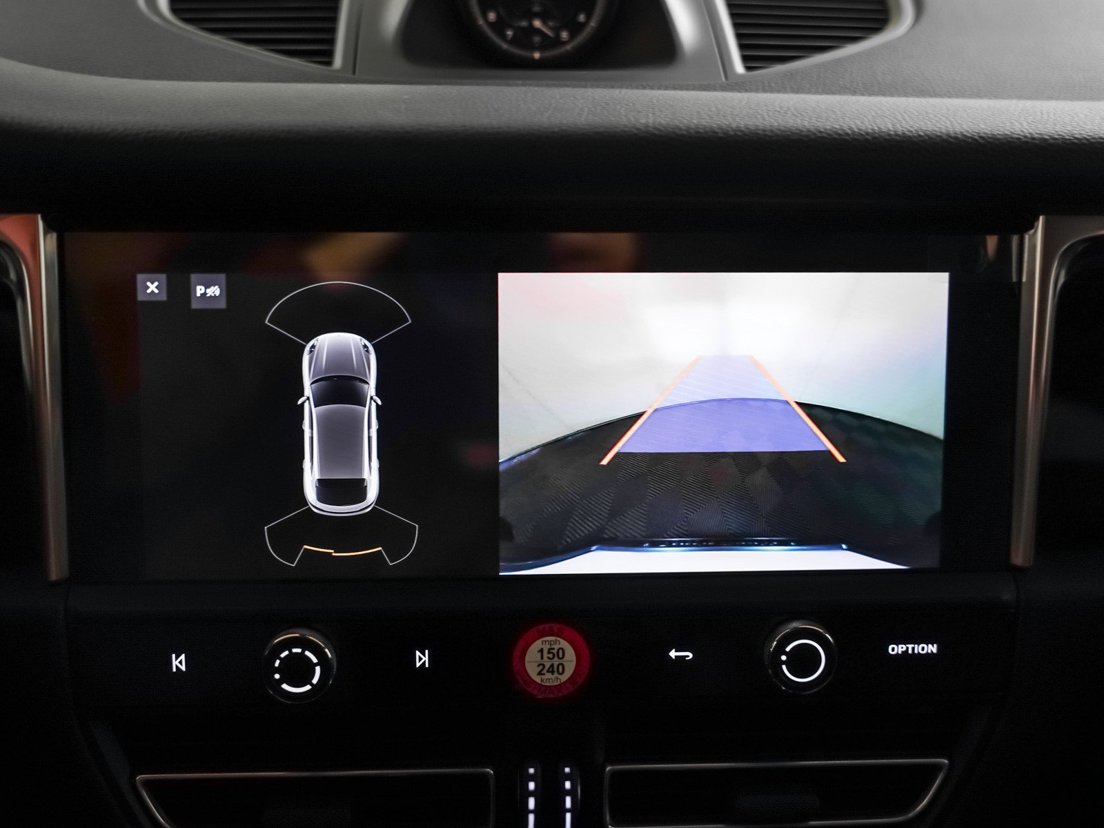 New 2026 Porsche Macan image 23