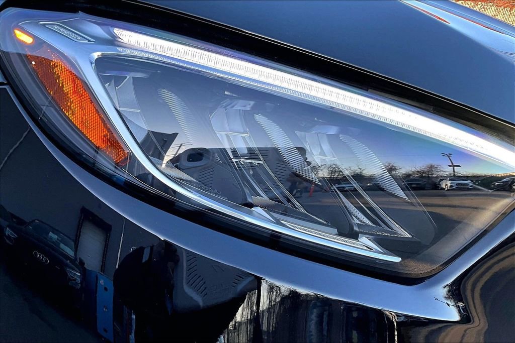 Used 2024 Mercedes-Benz GLC 300 4MATIC image 32