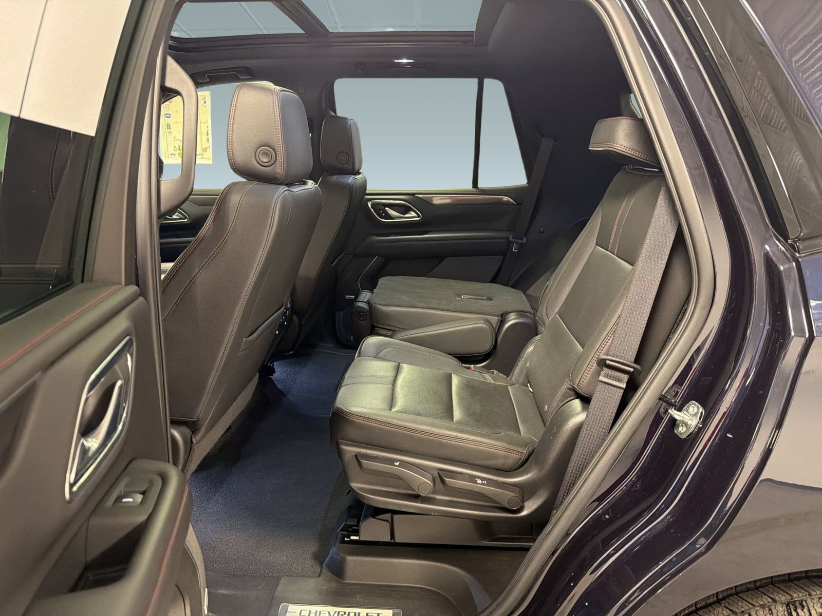 Used 2022 Chevrolet Tahoe RST w/ Luxury Package AWD/4WD image 18