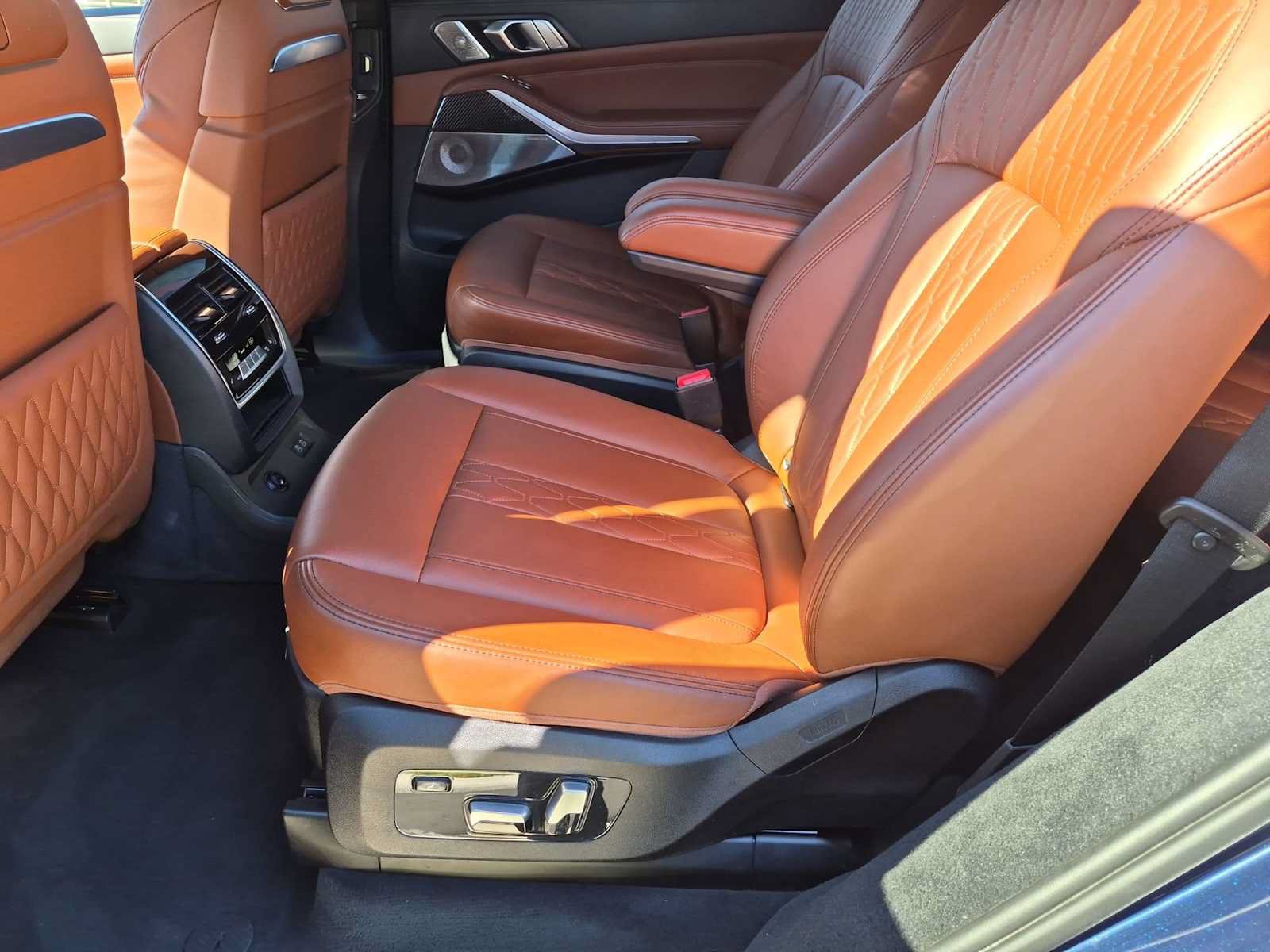 Used 2024 BMW X7 M60i w/ Executive Package AWD/4WD image 17