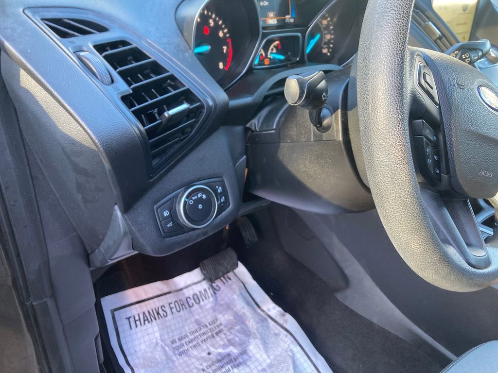 Used 2019 Ford Escape SE image 17