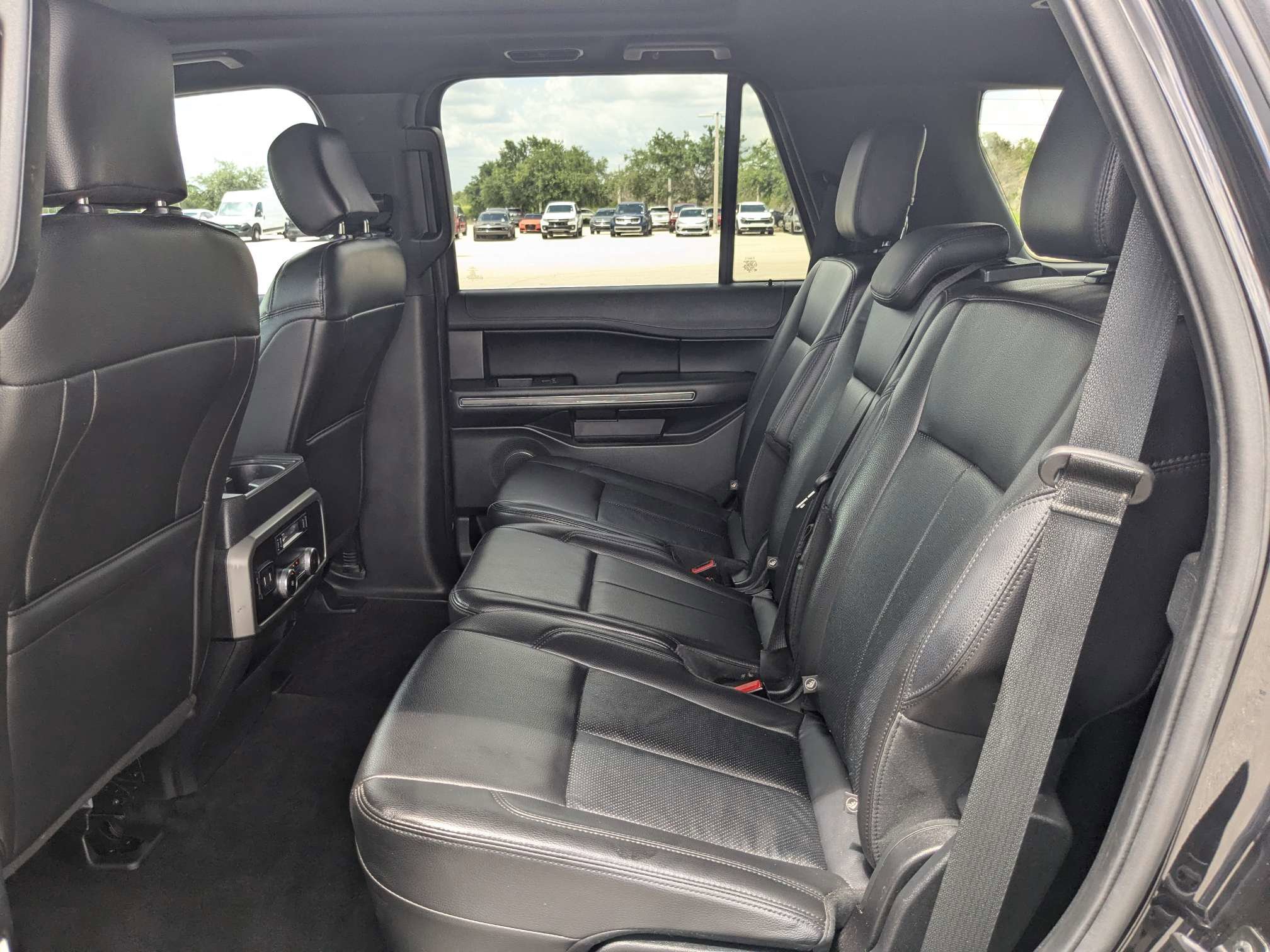 Used 2020 Ford Expedition XLT w/ Equipment Group 201A RWD image 15