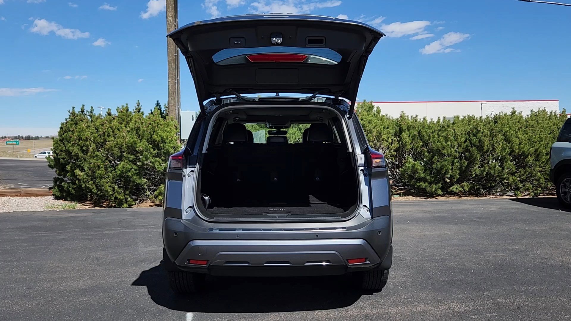 Used 2023 Nissan Rogue SL w/ SL Premium Package image 19