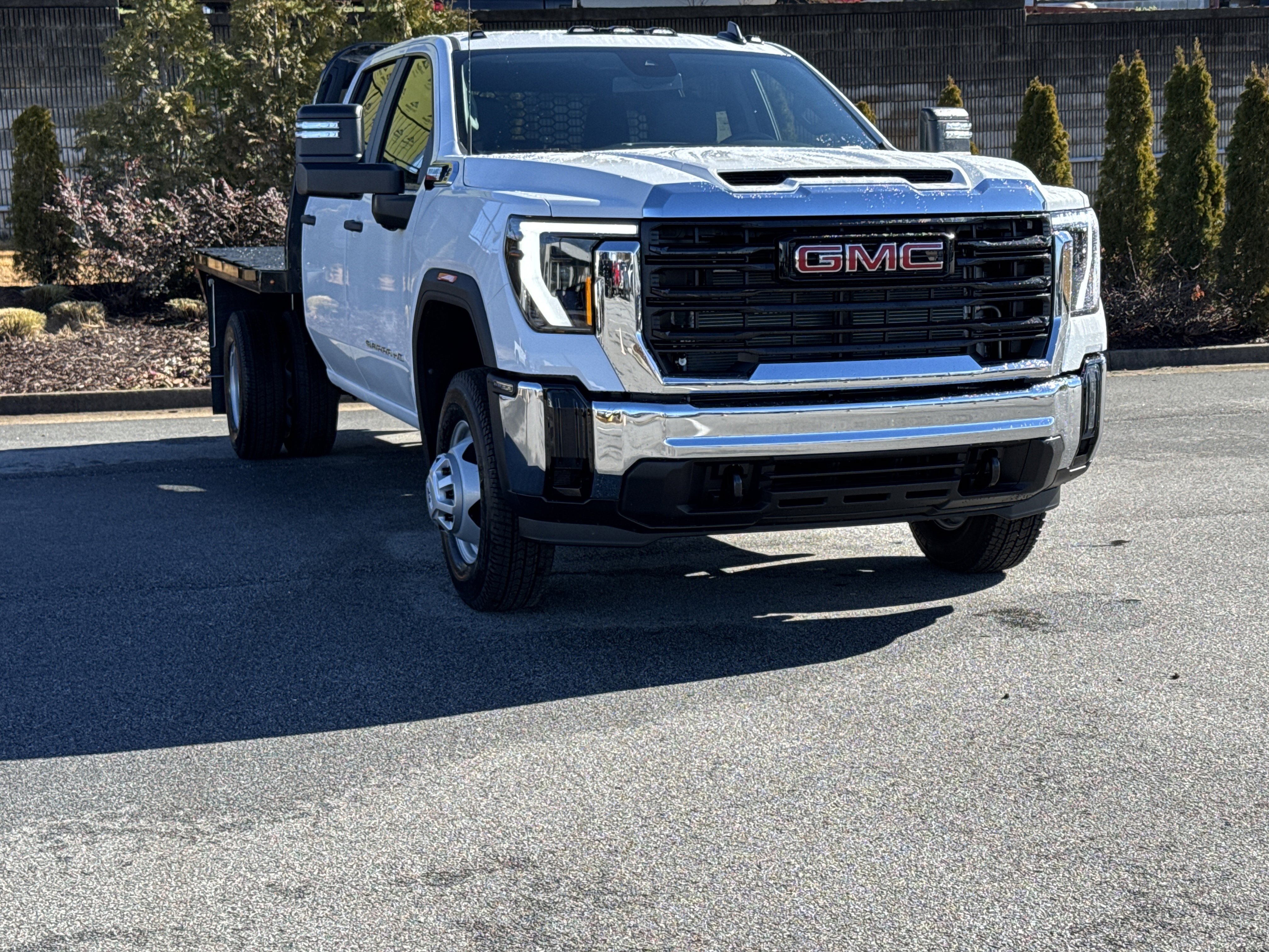New 2026 GMC Sierra 3500 Pro w/ Convenience Package image 2