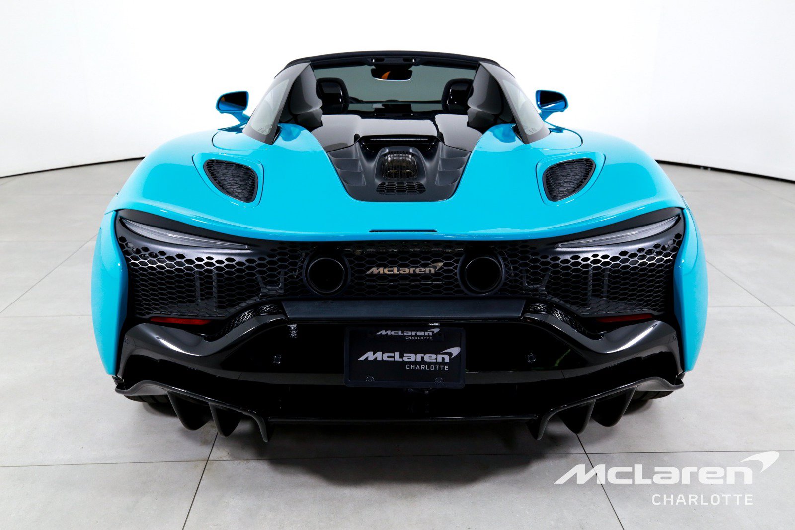 Used 2025 McLaren Artura Spider RWD image 9