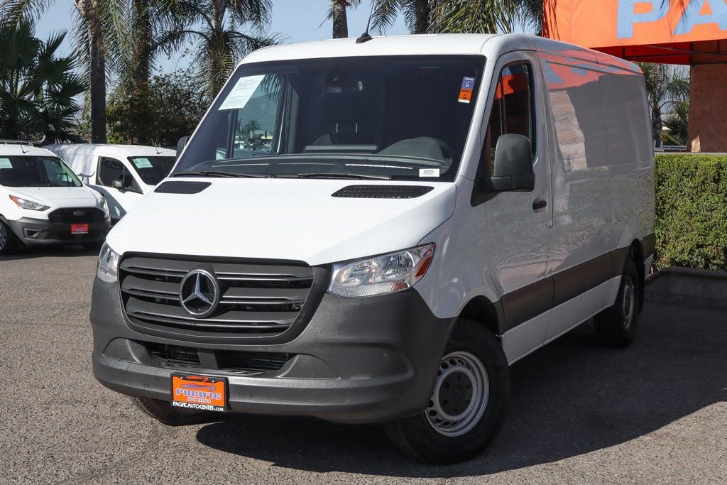 Used 2021 Mercedes-Benz Sprinter 1500 image 4