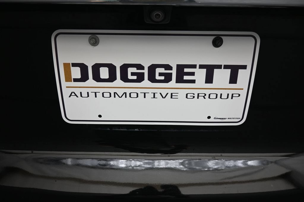 Used 2021 Chevrolet Traverse LS FWD image 2