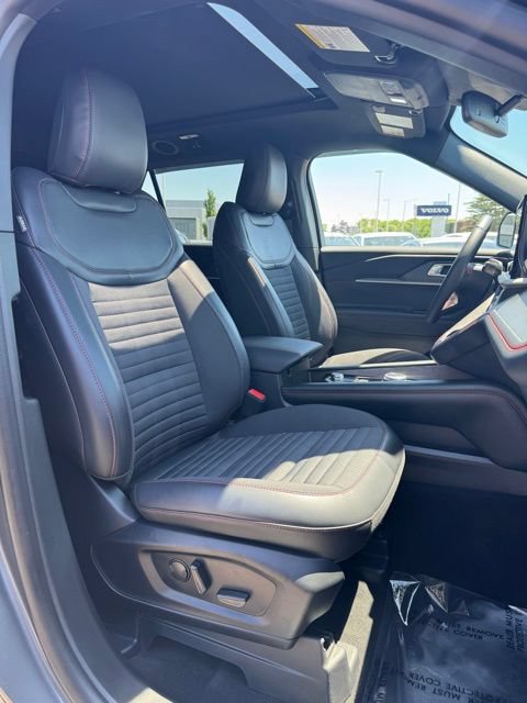 Certified 2026 Ford Explorer ST-Line w/ ST-Line Street Pack AWD/4WD image 29