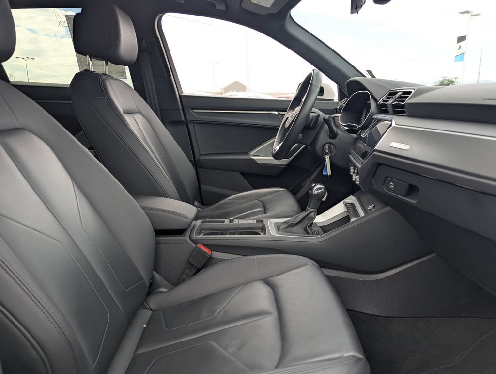 Used 2025 Audi Q3 2.0T Premium AWD/4WD image 35
