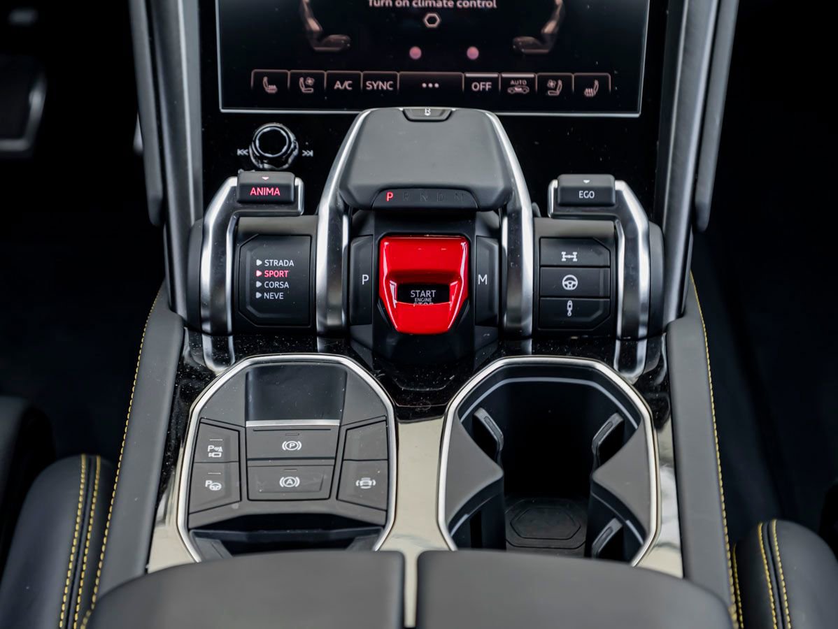 Used 2024 Lamborghini Urus S AWD/4WD image 17