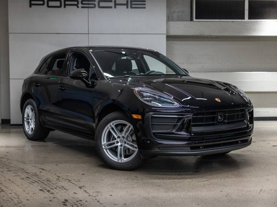 Certified 2026 Porsche Macan AWD/4WD image 10