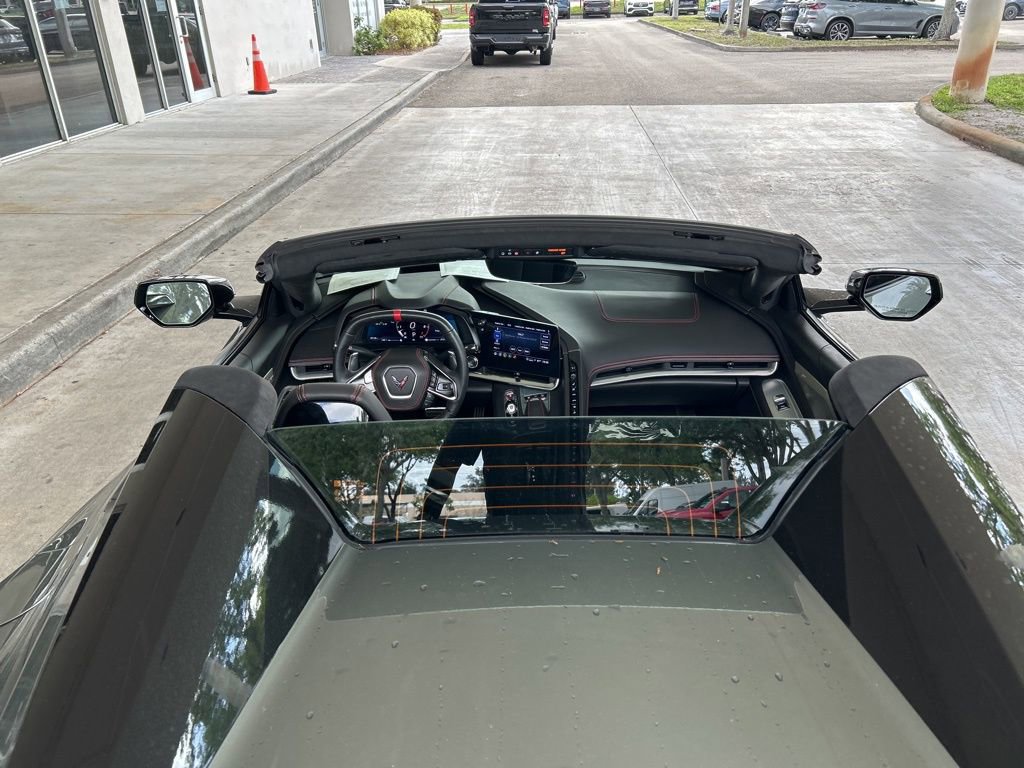 Used 2022 Chevrolet Corvette Stingray Premium Conv w/ Z51 Performance Package RWD image 10
