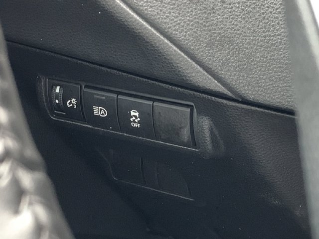 Used 2026 Toyota Corolla Cross LE w/ Moonroof Package FWD image 10